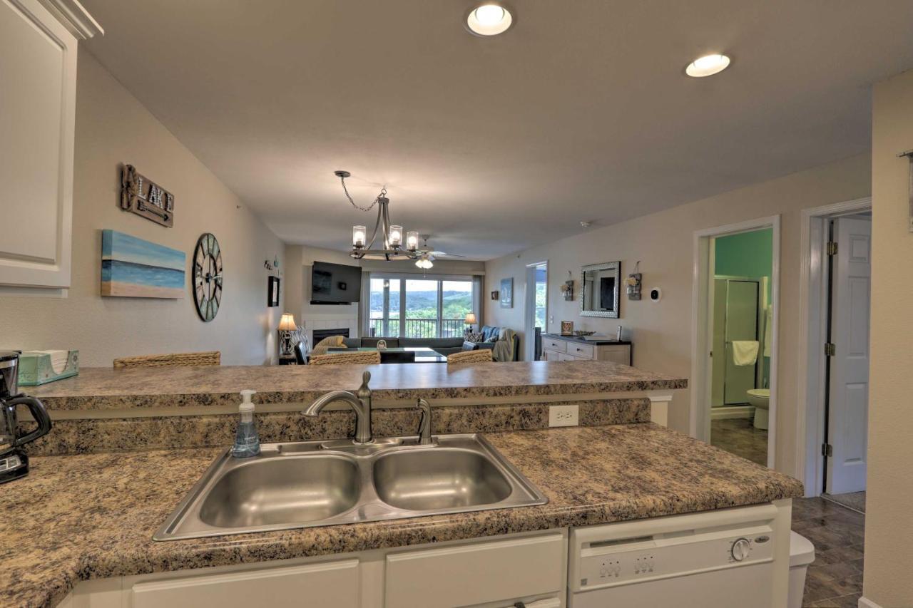 The Lake Escape With Balcony And Pool Access! Camdenton Extérieur photo