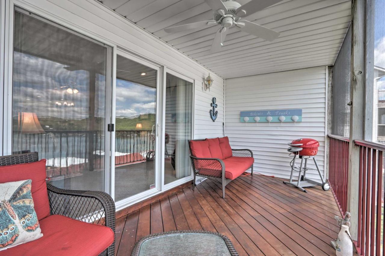 The Lake Escape With Balcony And Pool Access! Camdenton Extérieur photo