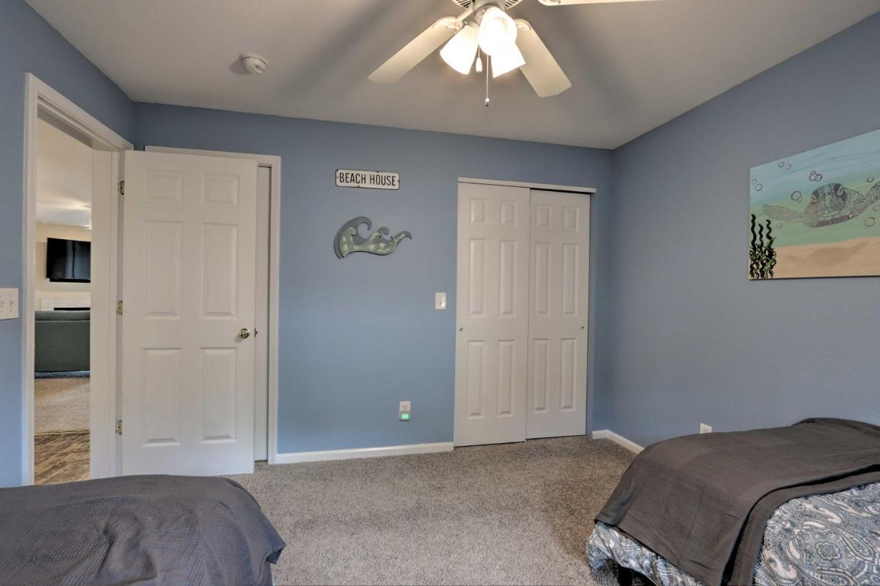 The Lake Escape With Balcony And Pool Access! Camdenton Extérieur photo